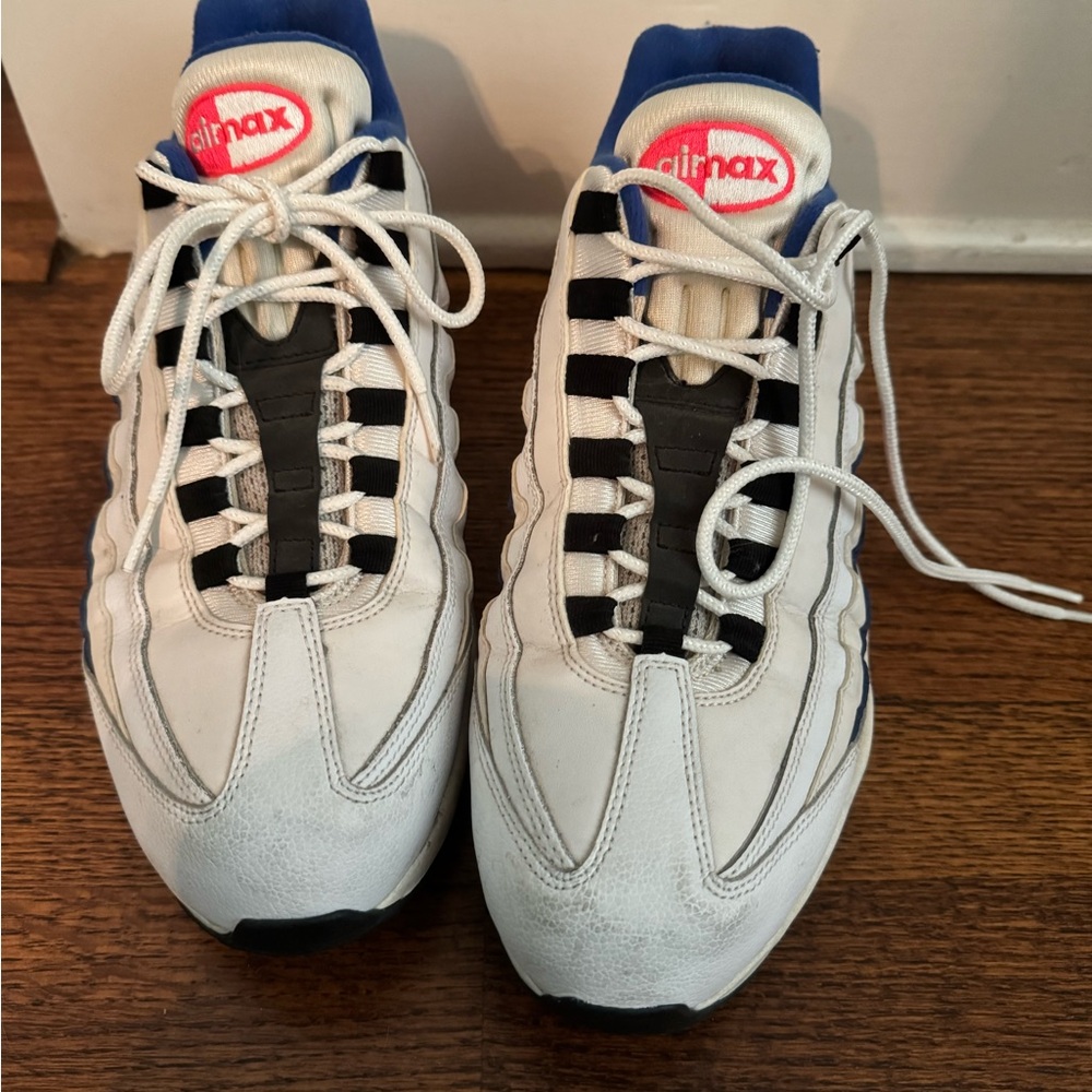 Nike Air Max White and Black with Blue Highlights size 12